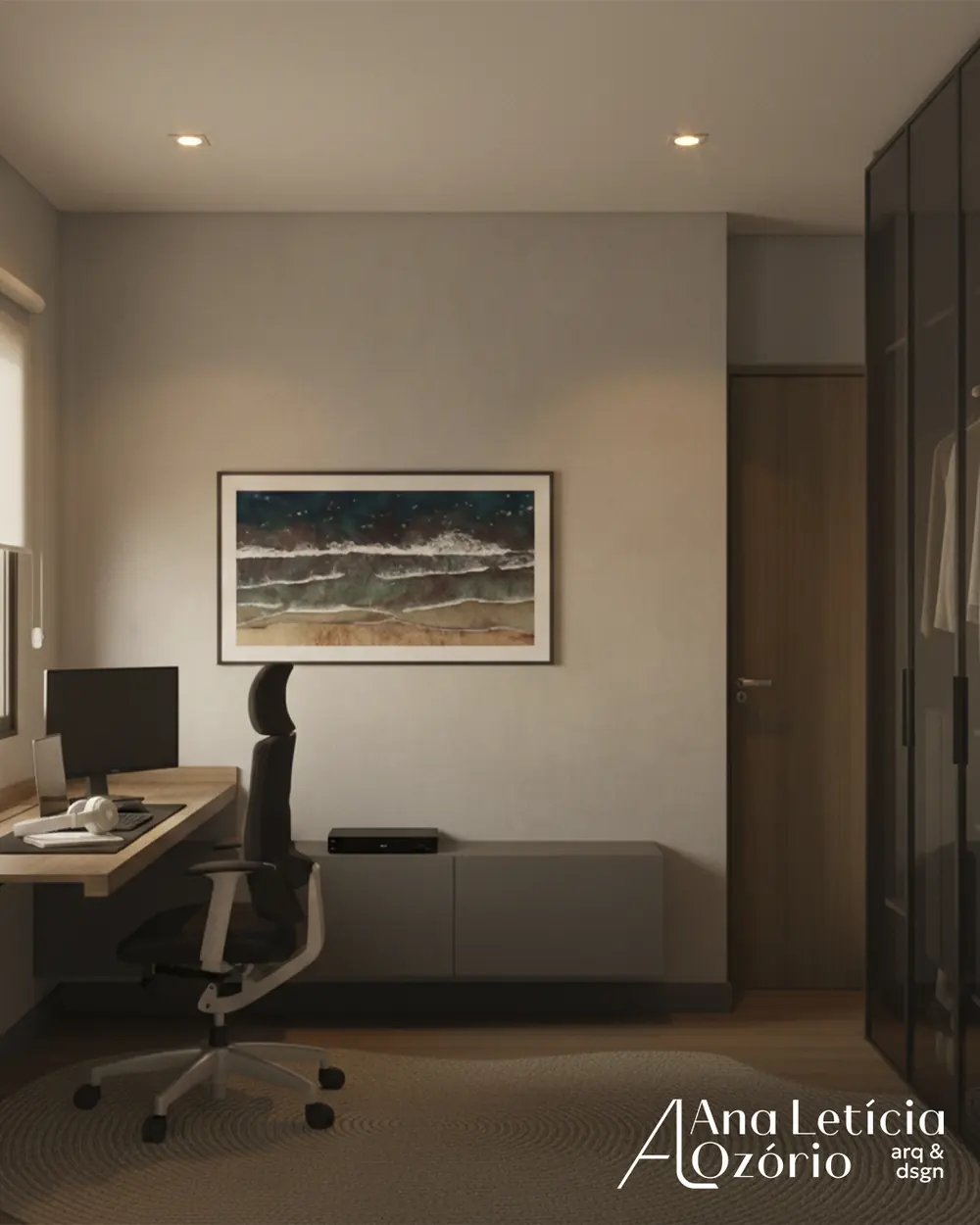Home office com bancada de madeira, quadro de paisagem marinha e cadeira ergonômica